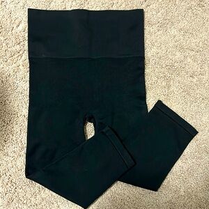 Blanqi High waisted support capri leggings